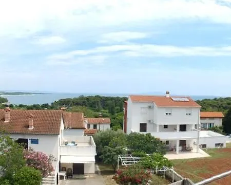 Apartments Miriam Premantura Exterior foto