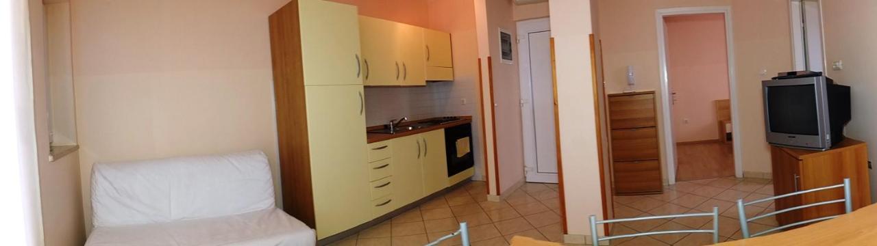 Miriam Apartment *