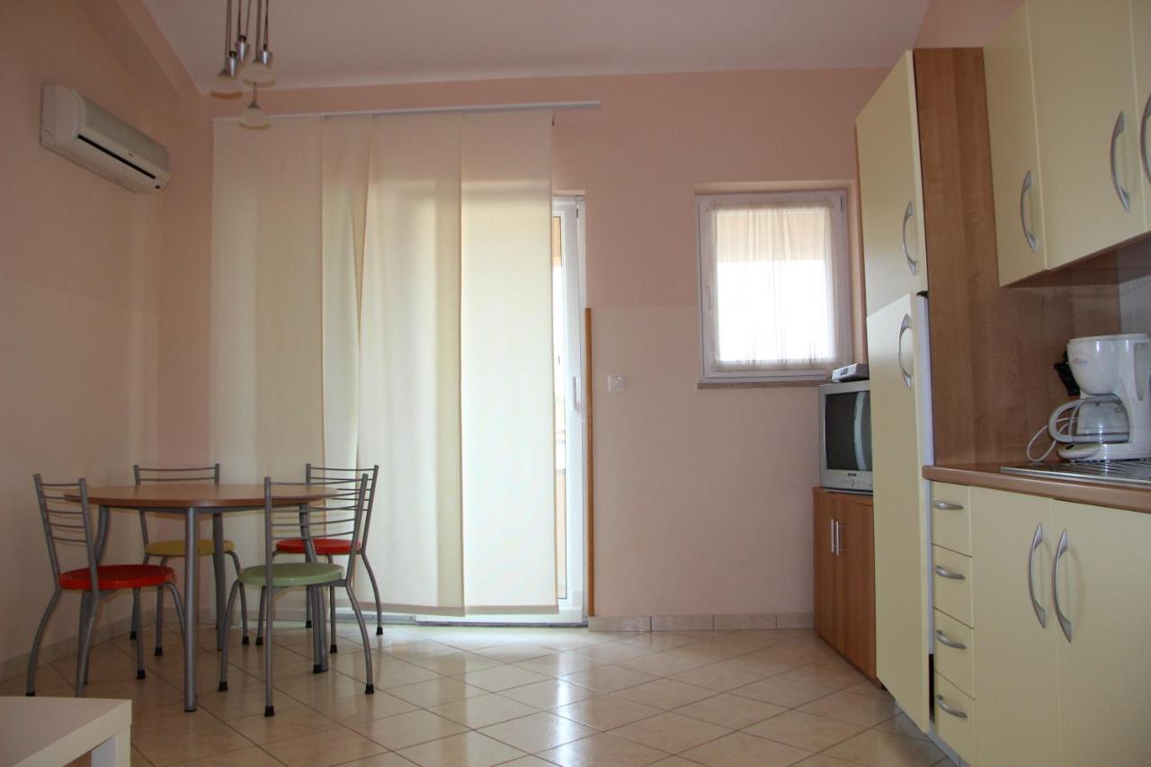 Miriam Apartment *